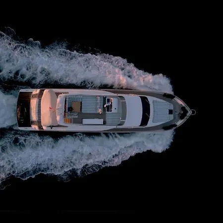 Essoess Boat - Five Star - Exclusive Use Båthotell *